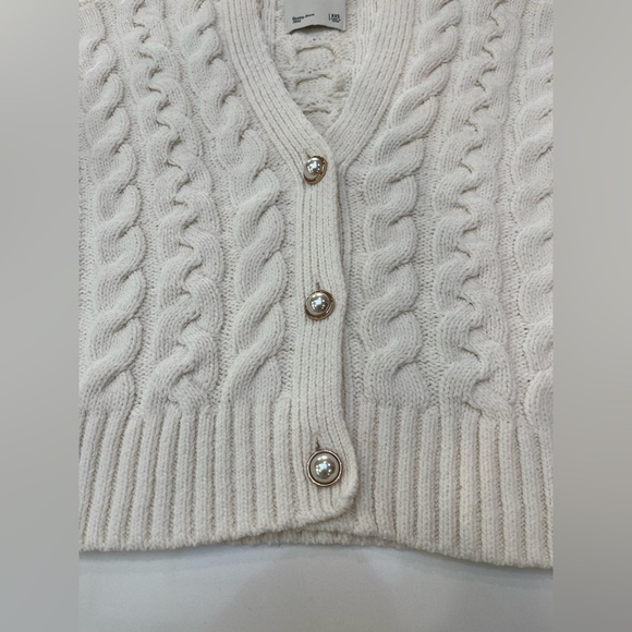 NWOT never worn abercrombie cropped cardigan sweater beige w pearl buttons XXS - Picture 4 of 9